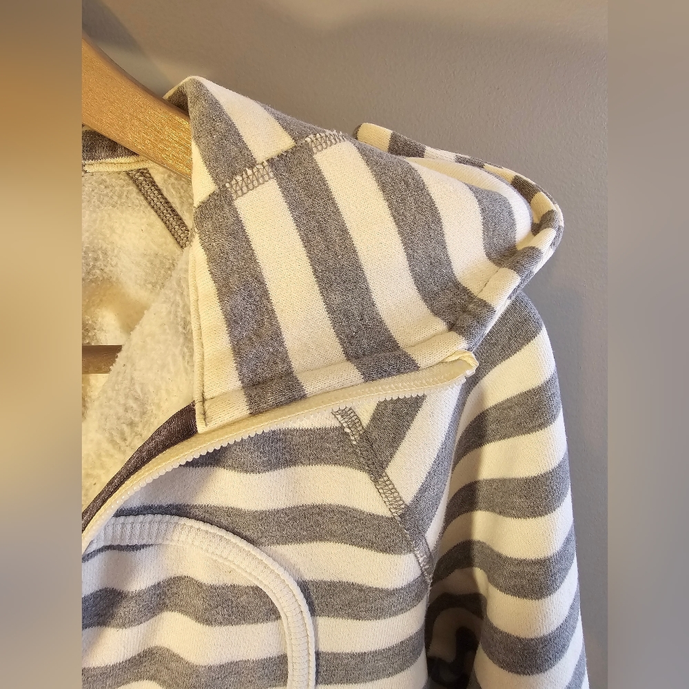 LULULEMON Scuba Hoodie Grey/White zip up Sz 8